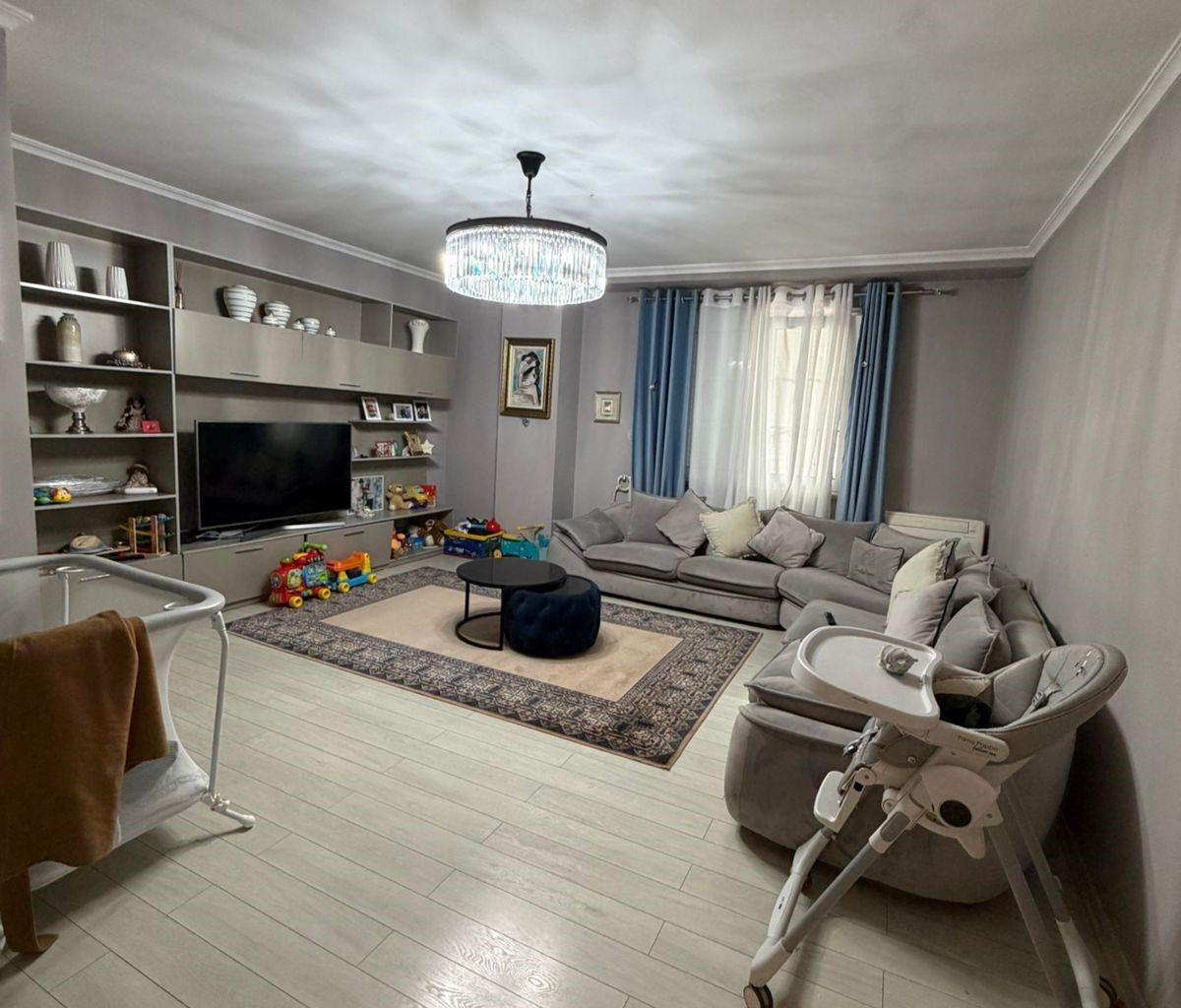 Shitet Vilë Duplex 2+1+Sallon i Madh+2 vende parkimi-Sefer E