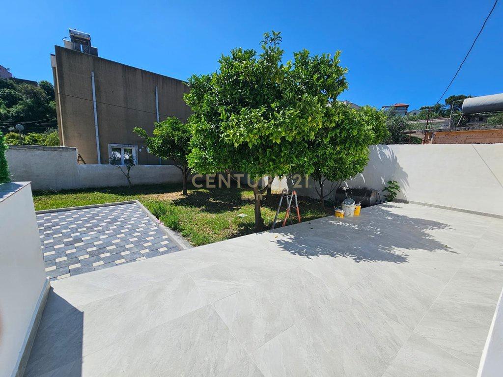 SHTEPI PRIVATE TE LAGJA RE PER SHITJE DURRES !