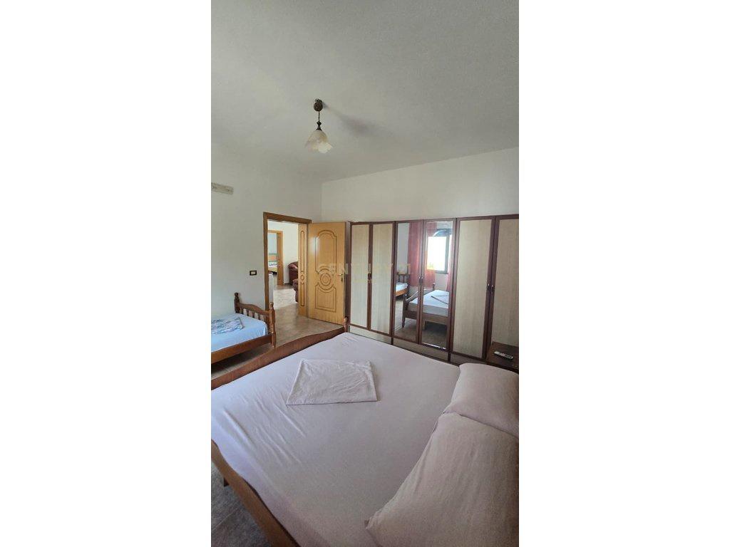 Vendita Complesso con 3 Case a Hamallaj – Solo 400 m dal mare