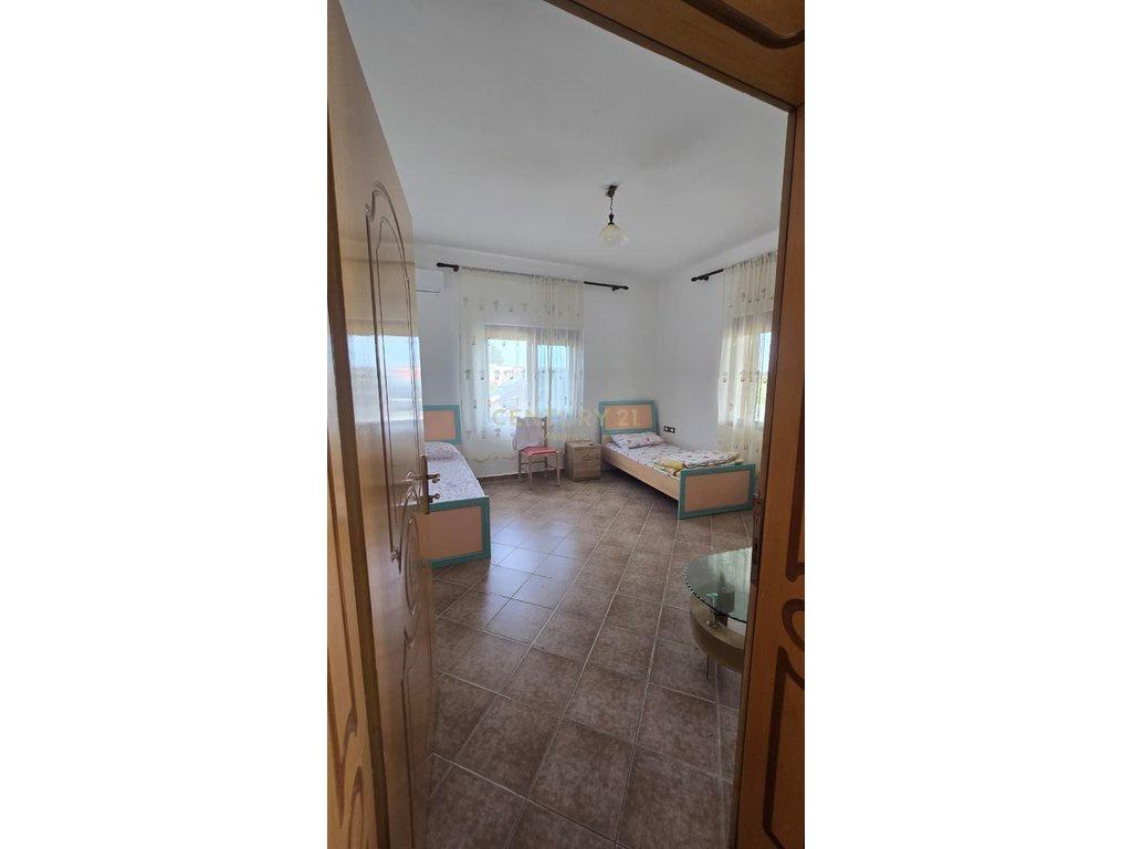 Vendita Complesso con 3 Case a Hamallaj – Solo 400 m dal mare