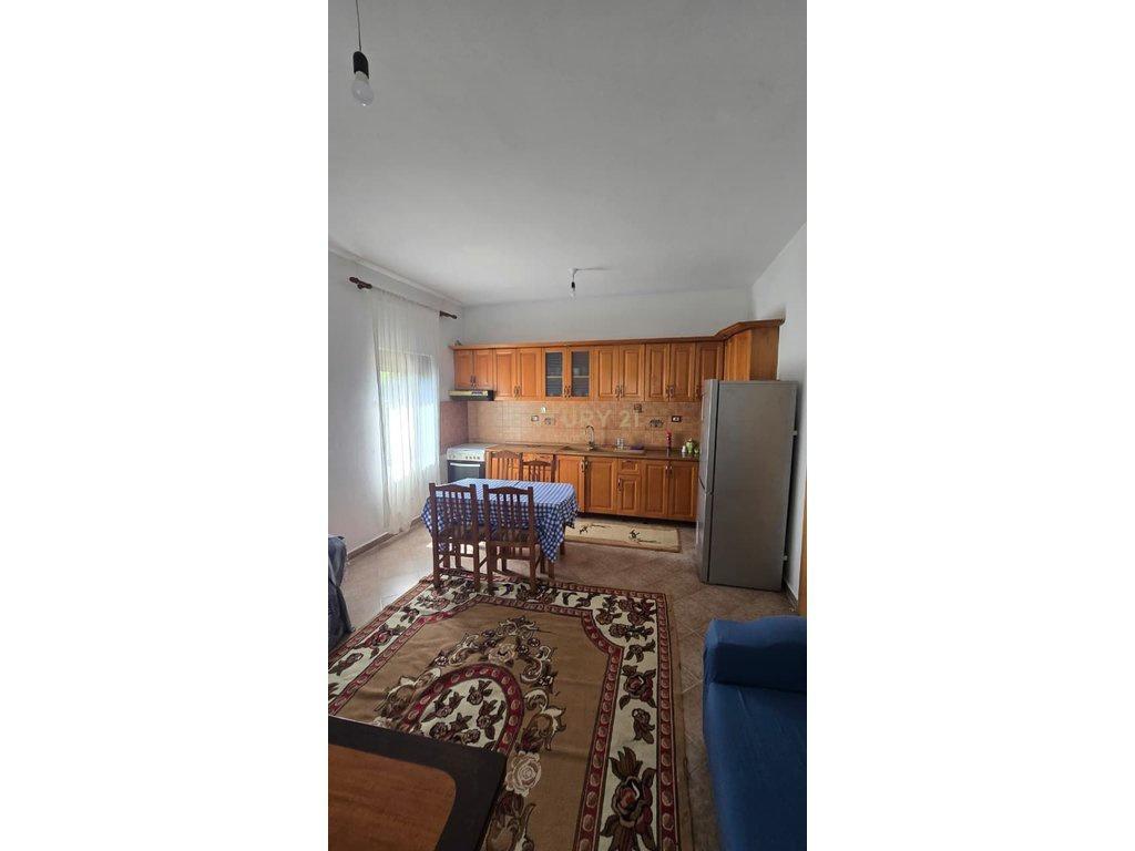 Vendita Complesso con 3 Case a Hamallaj – Solo 400 m dal mare