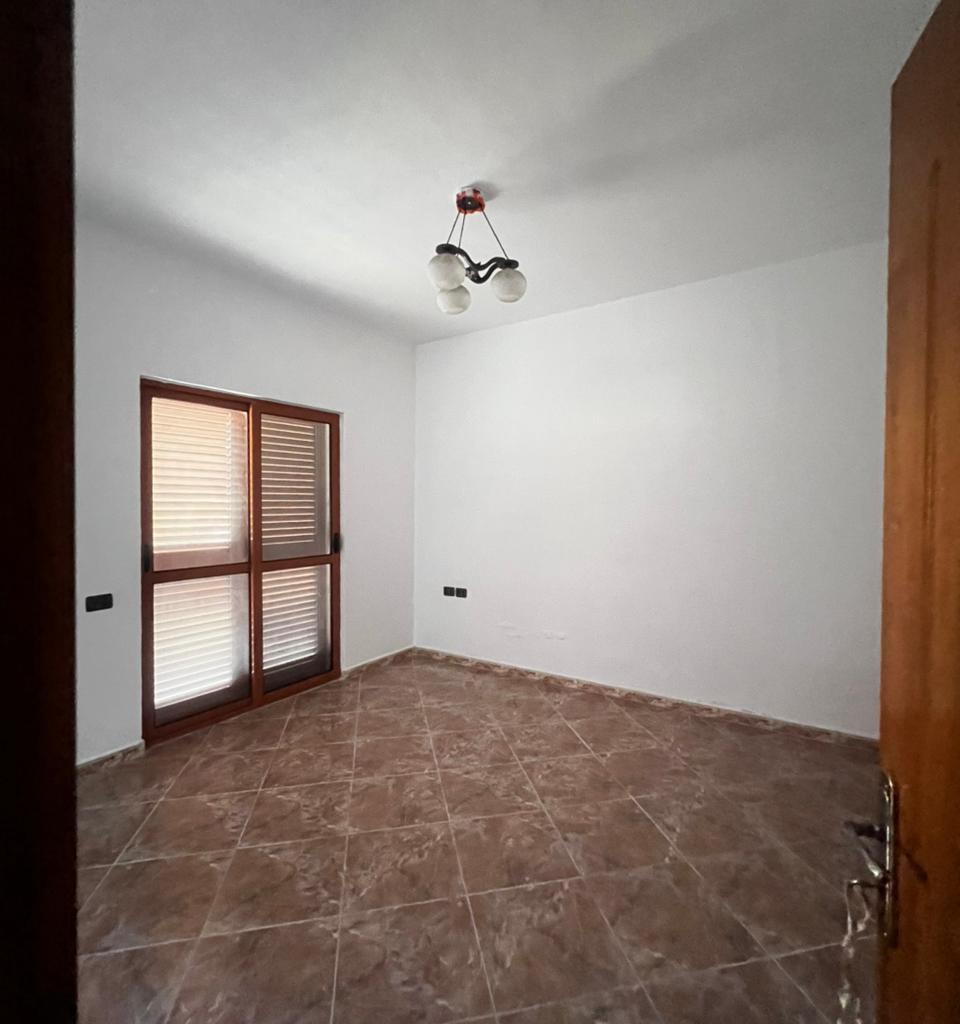 SHTET VILE 3-KATESHE NE LAGJEN 13 PLAZH, DURRES