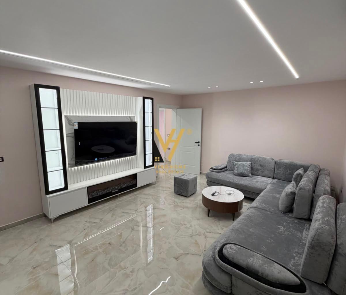 JEPET APARTAMENT 2+1+2 ME QERA TE RRUGA E ELBASANIT 1.000 EU