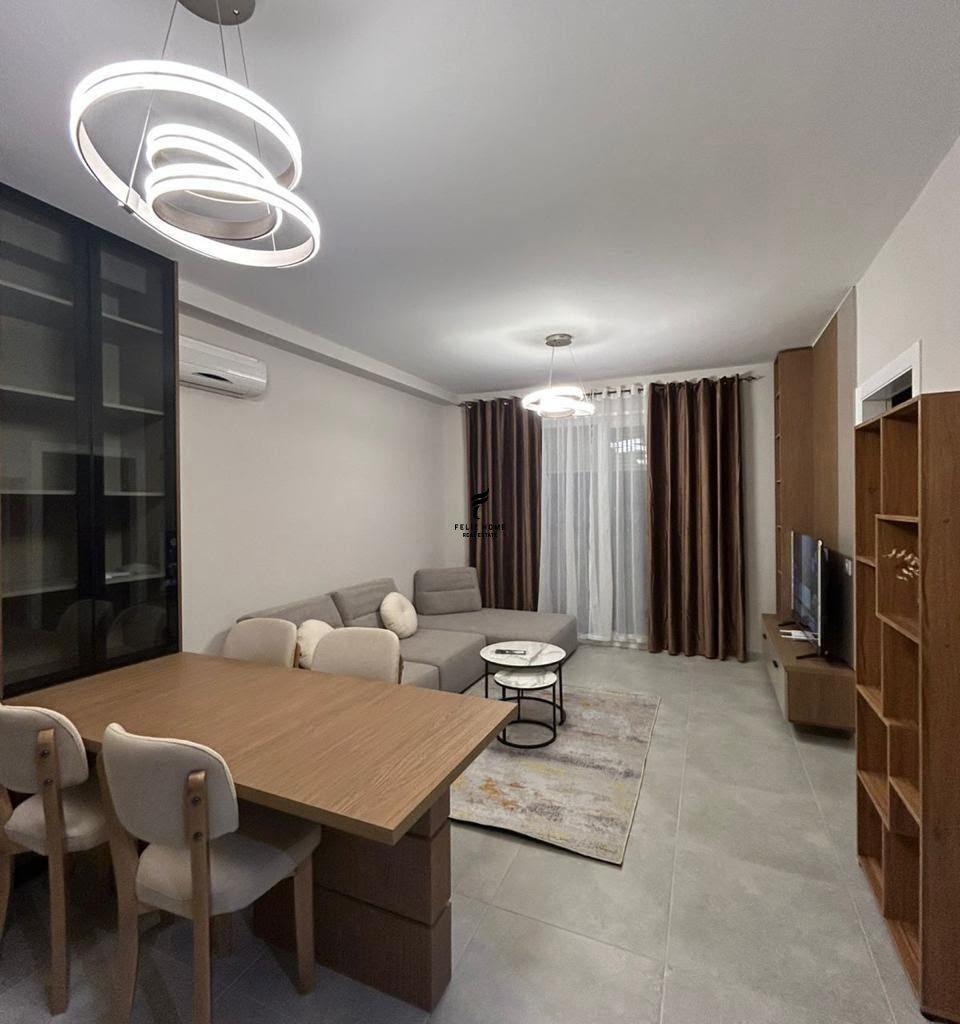 APARTAMENT ME QERA 1+1 YZBERISHT 50.000 LEKE FH-80698