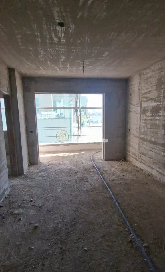 Tirane, shitet apartament 2+1 Kati 2, 85.000 € (Paskuqan)