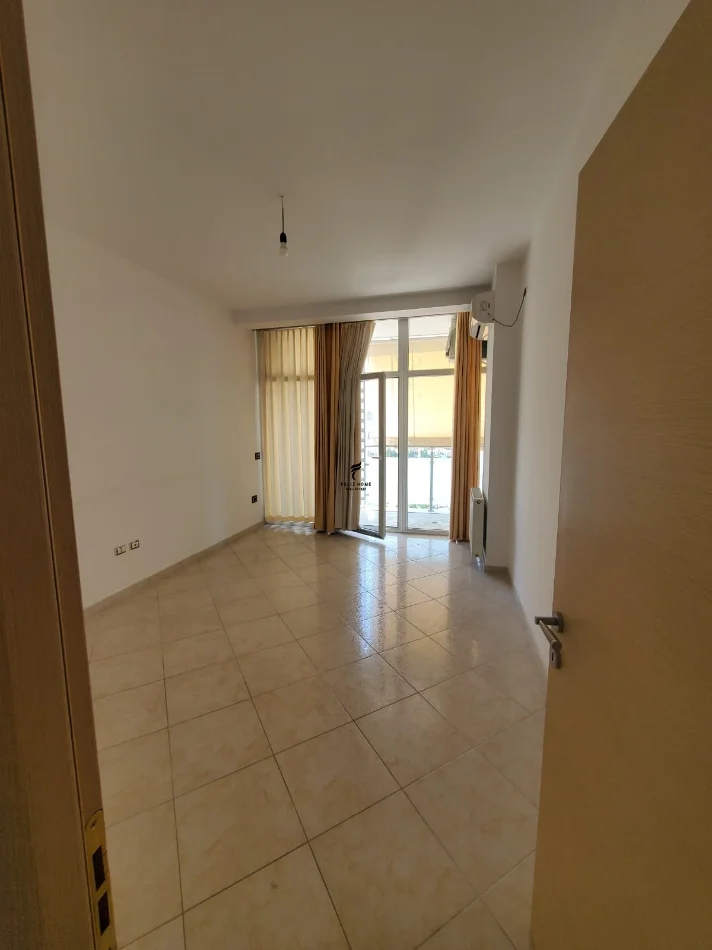 Tirane, vendesi appartamento 2+1 Piano 5, 110 m² 365.000 € (COMUNE DI PARISIT)