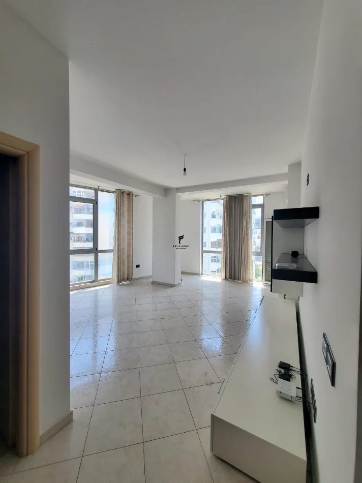 Tirane, shitet apartament 2+1 Kati 5, 110 m² 365.000 € (KOMUNA E PARISIT)
