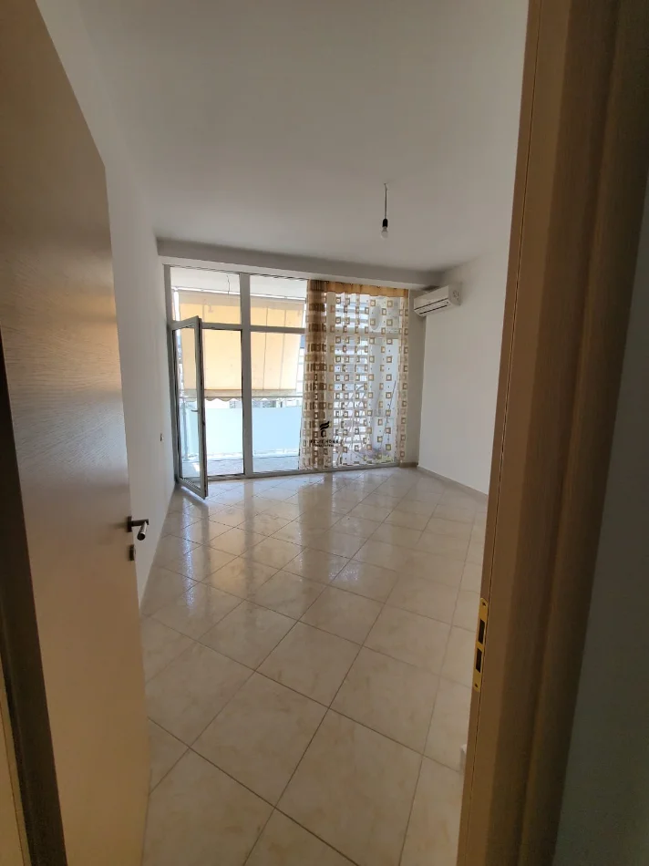 Tirane, vendesi appartamento 2+1 Piano 5, 110 m² 365.000 € (COMUNE DI PARISIT)