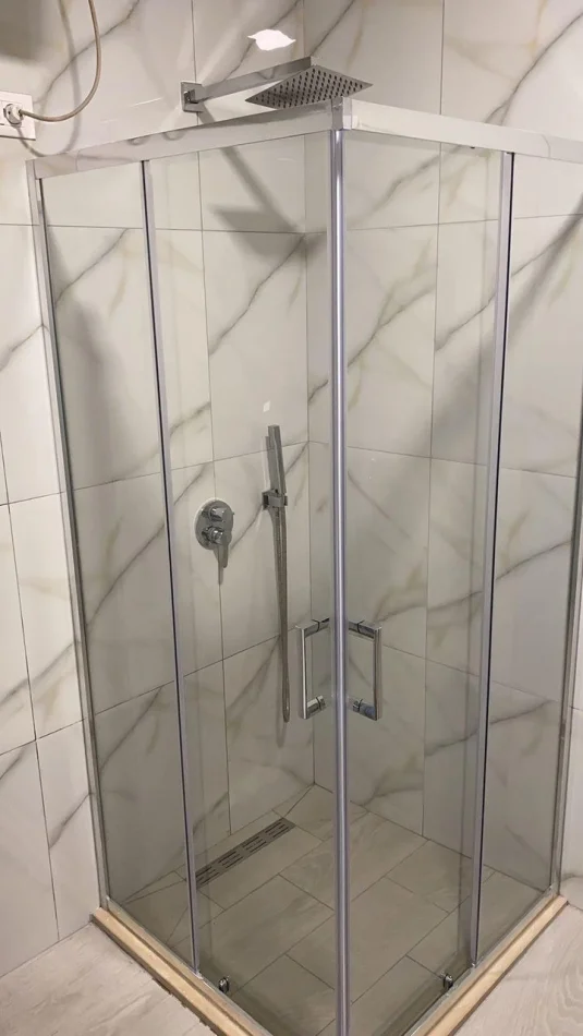 Tirane, vendesi appartamento 2+1 Piano 3, 210.000 € (Ex Ambasciata Jugoslava)