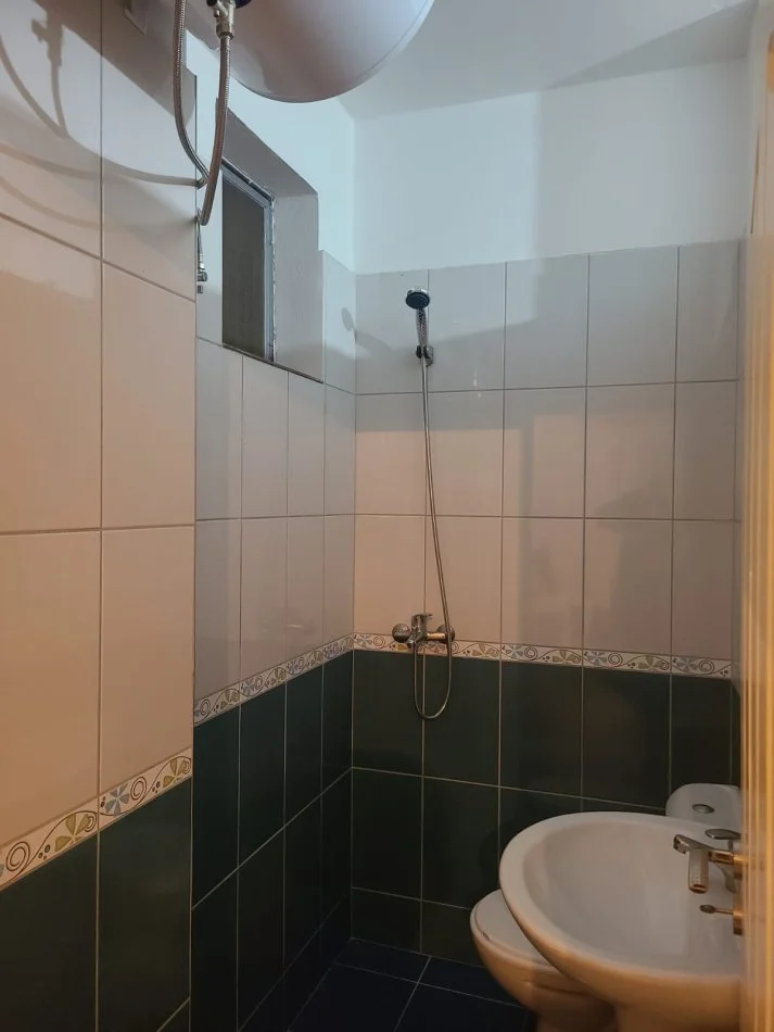Tirane, appartamento 2+1 in vendita, Piano 6, 107 m², 160.000 € (Yzberisht)