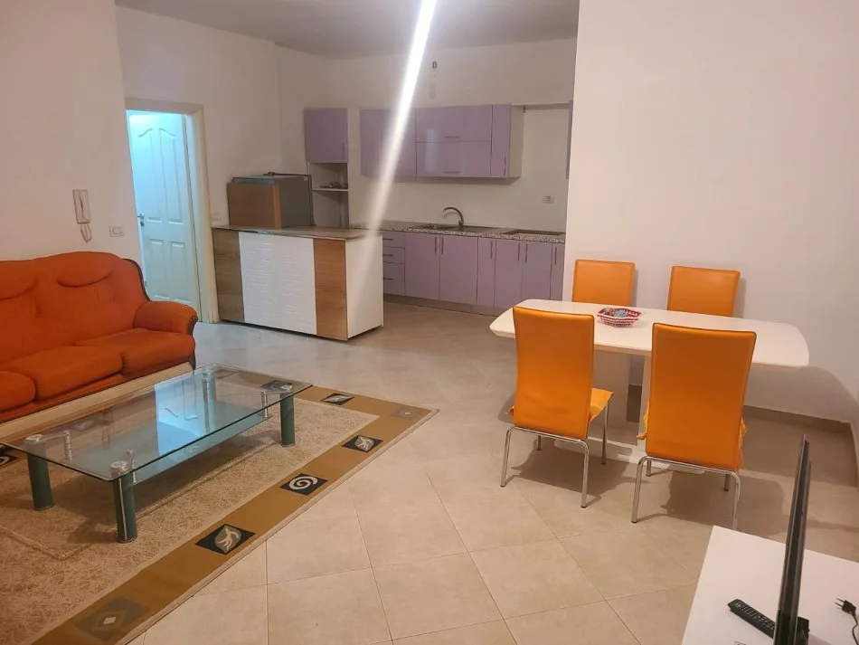Tirane, appartamento 2+1 in vendita, Piano 6, 107 m², 160.000 € (Yzberisht)