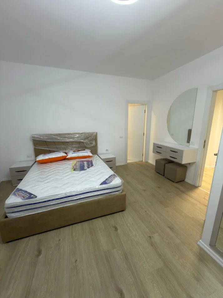 Tirane, affitto appartamento 2+1 Piano 2, 105 m² 1.000 € (COMUNE DI PARISIT)