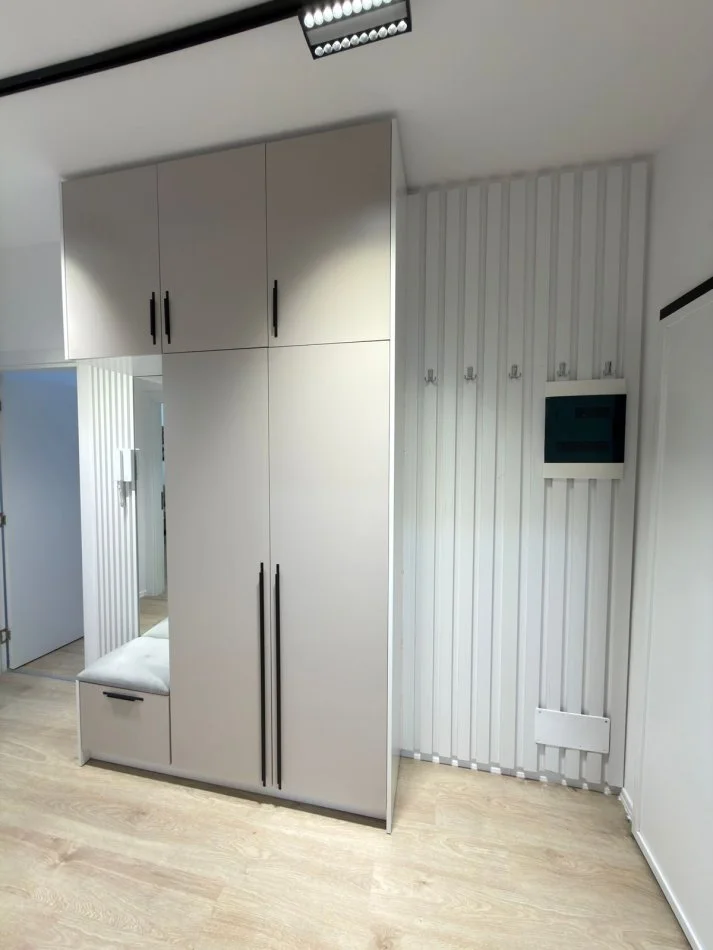 Tirane, affitto appartamento 2+1 Piano 2, 105 m² 1.000 € (COMUNE DI PARISIT)