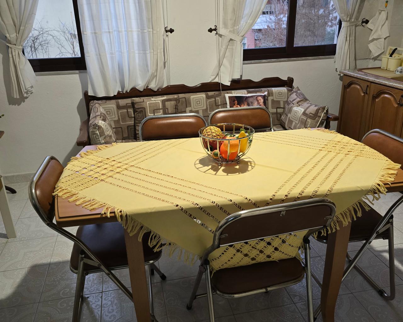 Vendita di casa a 2 piani + 850 m2 di terreno nella zona di Fresku