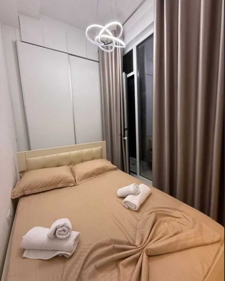 Tirane, affitto appartamento 1+1 al primo piano, 50 m², 500 € (21 dicembre)