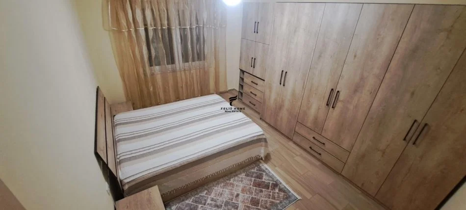 Tirano, affitto appartamento 1+1 Piano 5, 70 m² 570 € (VIA DELLE KOSOVARE)