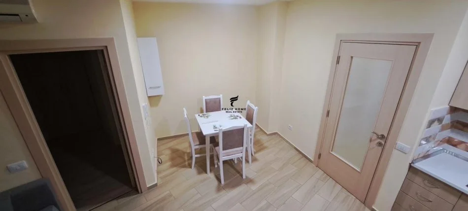 Tirano, affitto appartamento 1+1 Piano 5, 70 m² 570 € (VIA DELLE KOSOVARE)