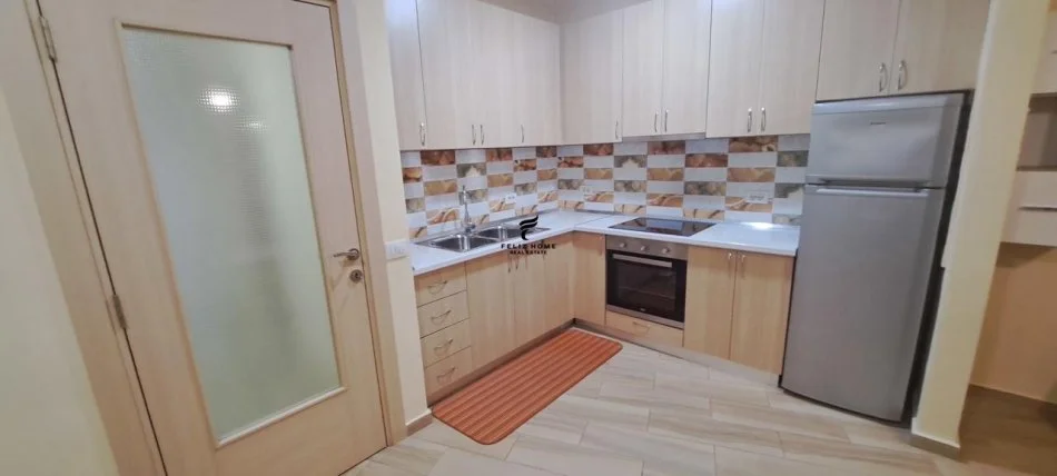 Tirano, affitto appartamento 1+1 Piano 5, 70 m² 570 € (VIA DELLE KOSOVARE)
