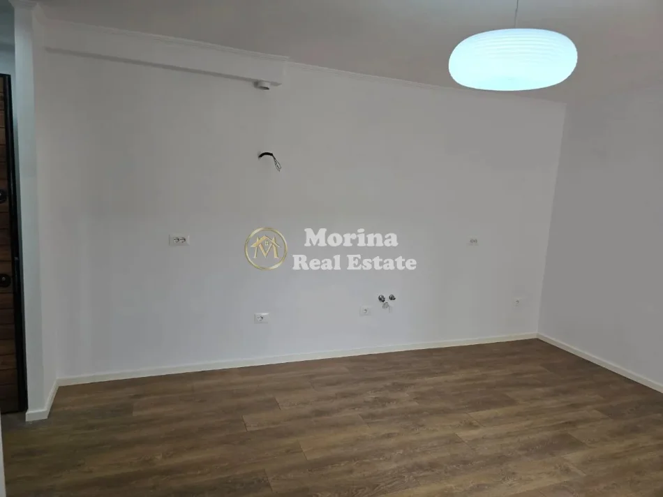 Tirana, vendita appartamento 1+1 Piano 3, 50 m² 115.000 € (Ali Demi, ex mercato elettrico)
