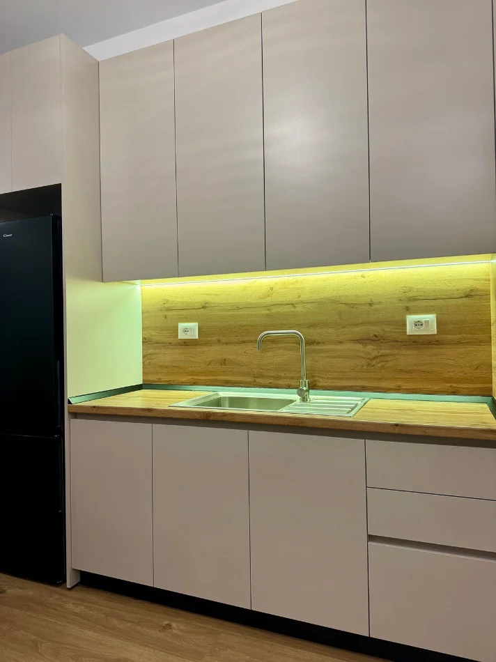 Tirane, Apartment for Rent 1+1, 6th Floor, 65 m², €400 (ALI DEMI)