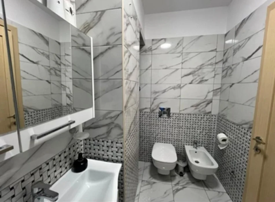 Tirana, Apartment for Rent 2+1+Balcony, 2nd Floor, 94 m², €600 (Botanical Neighborhood)