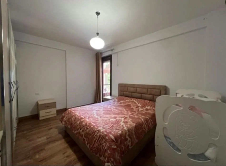 Tirana, Apartment for Rent 2+1+Balcony, 2nd Floor, 94 m², €600 (Botanical Neighborhood)
