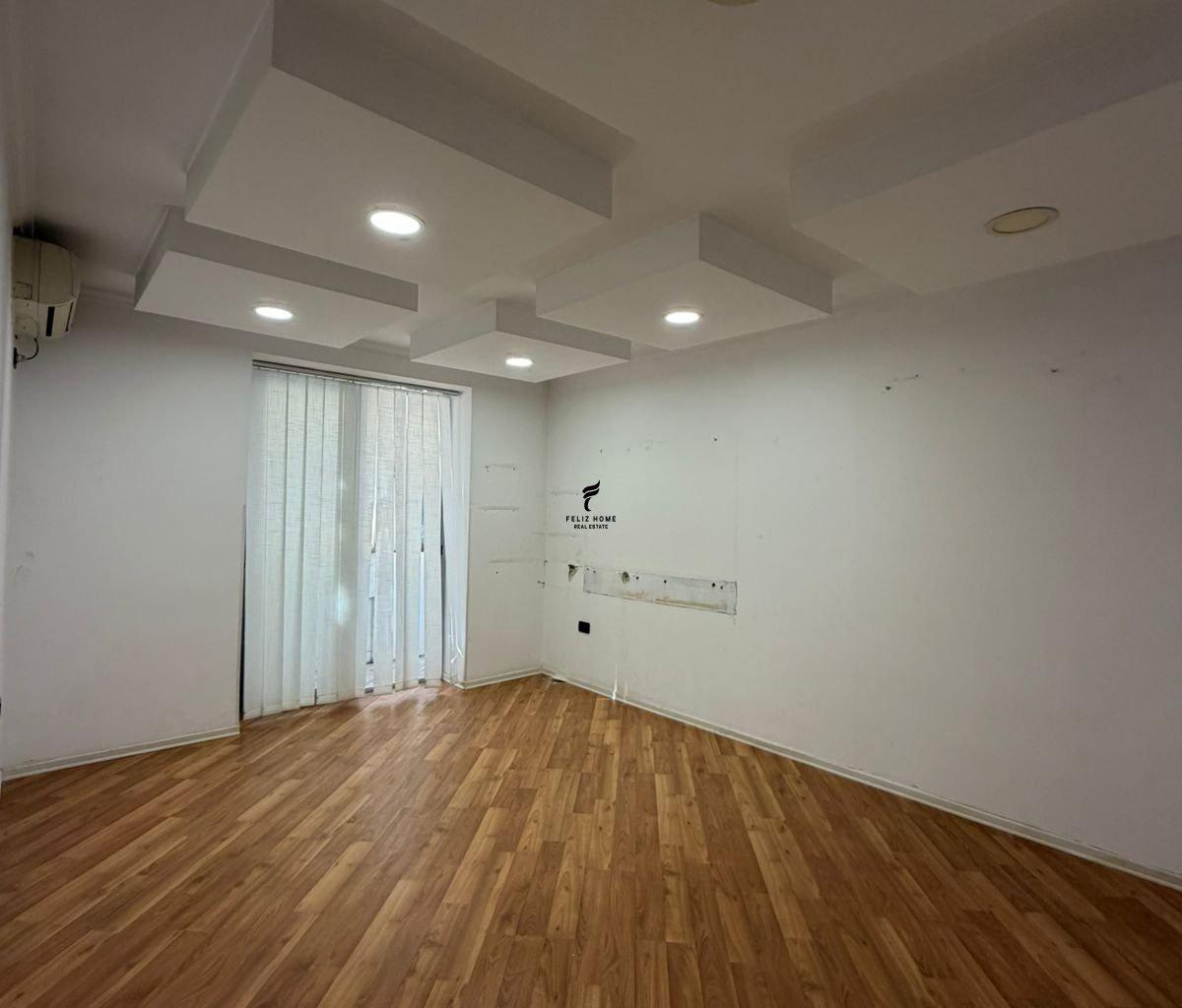 Zyra con Canone di 70m2 in Via Kavajes a 80.000 LEKE FH-79364
