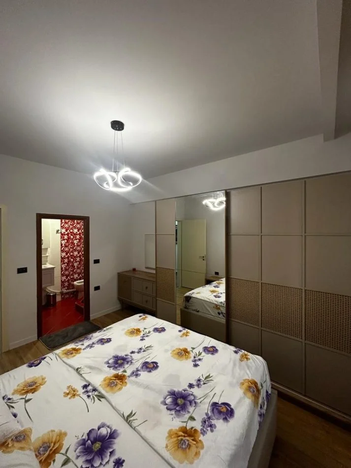 Tirane, affitto appartamento 2+1+Balcone Piano 2, 100 m² 1.000 € (MYSLYM SHYRI)