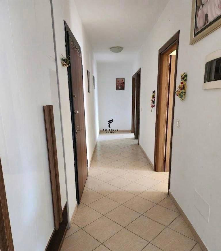 Zyra con Quota di 100m2 in Viale Nuovo a 55.000 Lekë FH-79350