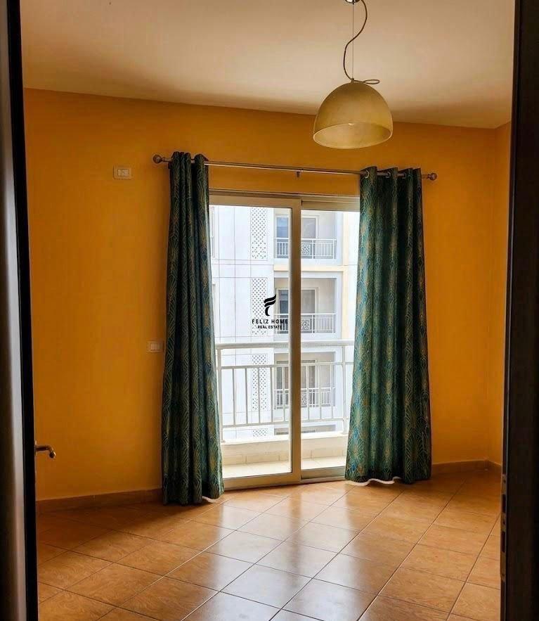 Zyra con Quota di 100m2 in Viale Nuovo a 55.000 Lekë FH-79350