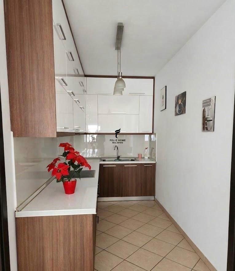 Zyra con Quota di 100m2 in Viale Nuovo a 55.000 Lekë FH-79350