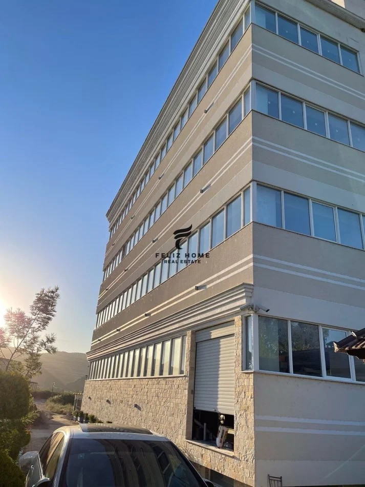 Tirane, Business Premises for Sale, 5th Floor, 3,281 m², €1,340,000 (PEZE-HELEMES)