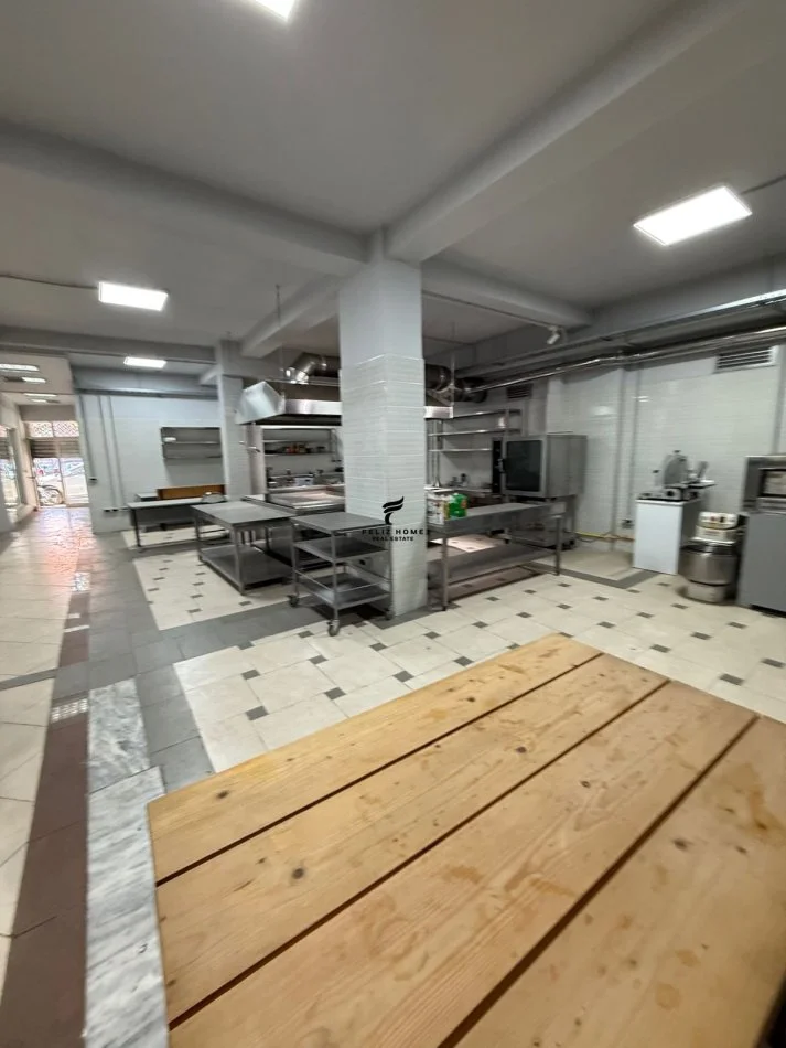 Tirane, Commercial Space for Sale Ground Floor, 150 m² 330,000 € (CENTER)