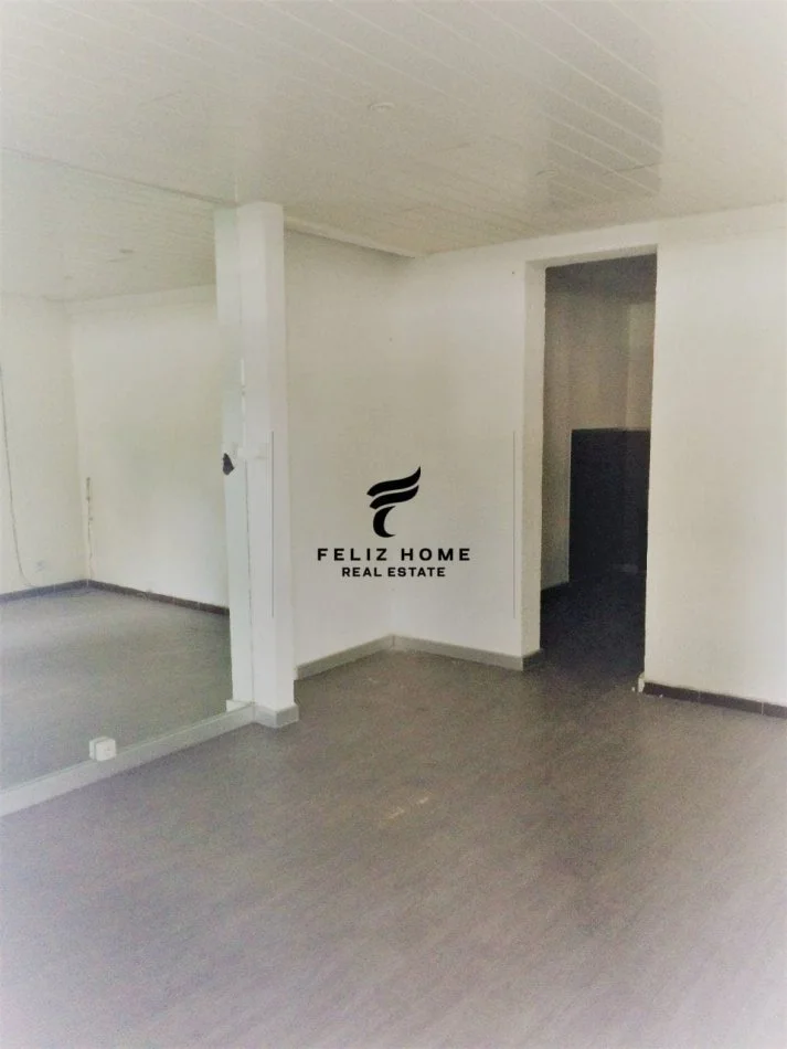 Tirane, negozio in vendita Piano 0, 30 m² 210.000 € (21 Dhjetori)