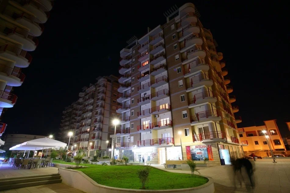 Tirano, vendesi negozio Piano 0, 81 m² 270.000 € (DON BOSKO)