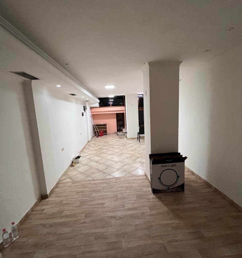 Commercial Space with 30 m2 on Bardhyl Street - 30,000 LEK