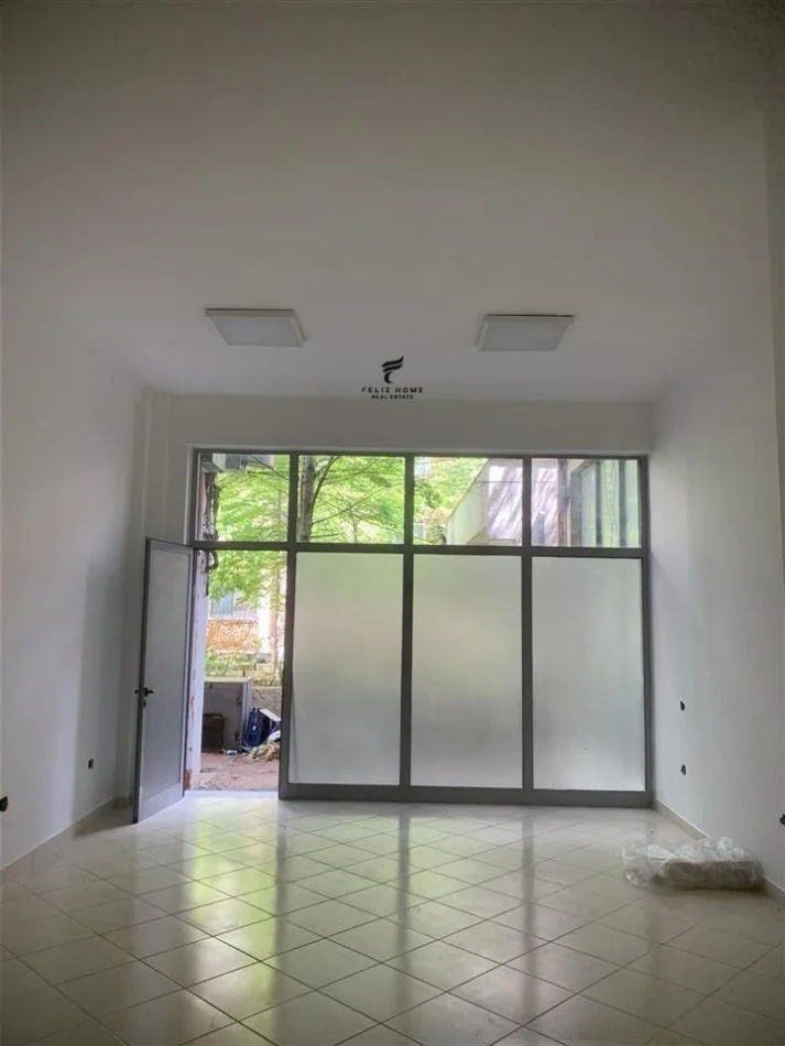 Tirane, Commercial Space for Sale Ground Floor 38 m² 185,000 € (MYSLYM SHYRI)