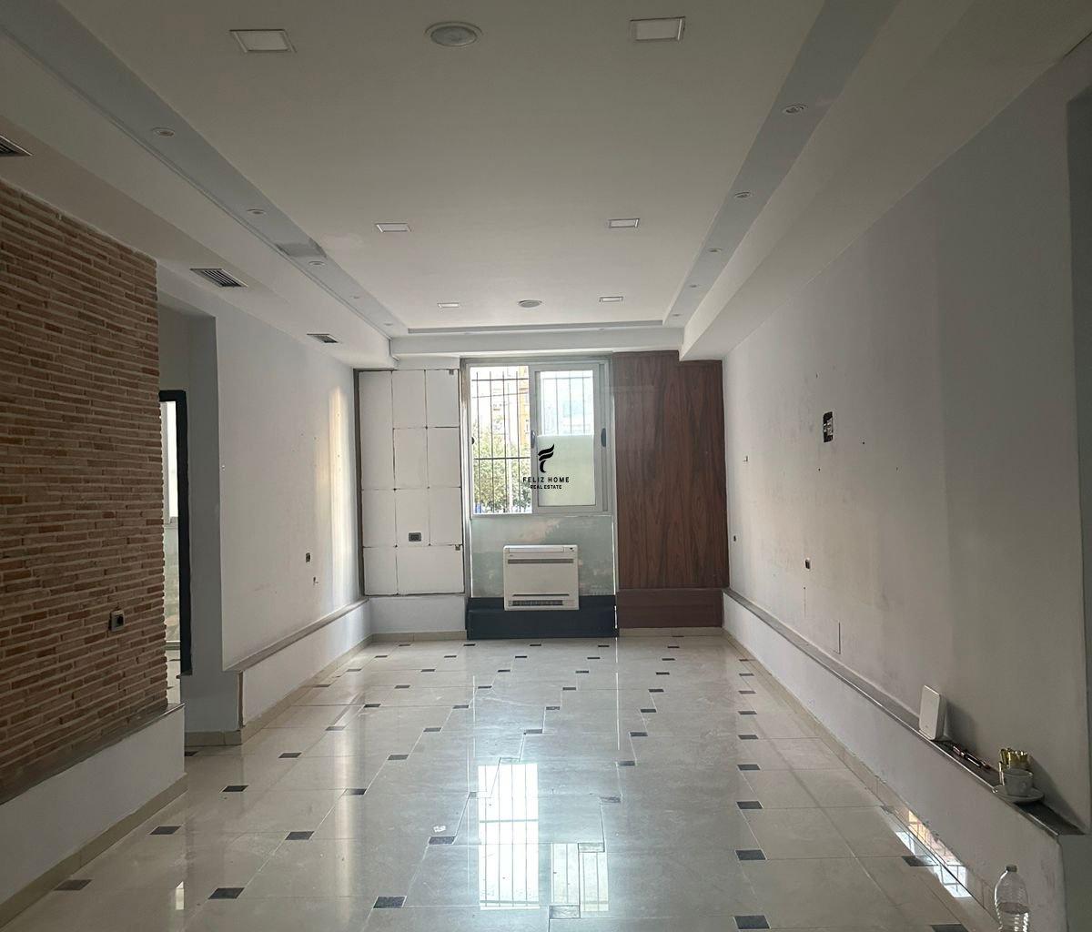 RETAIL SPACE WITH 75 M2 ON KAVAJES STREET 110,000 LEKE FH-77015