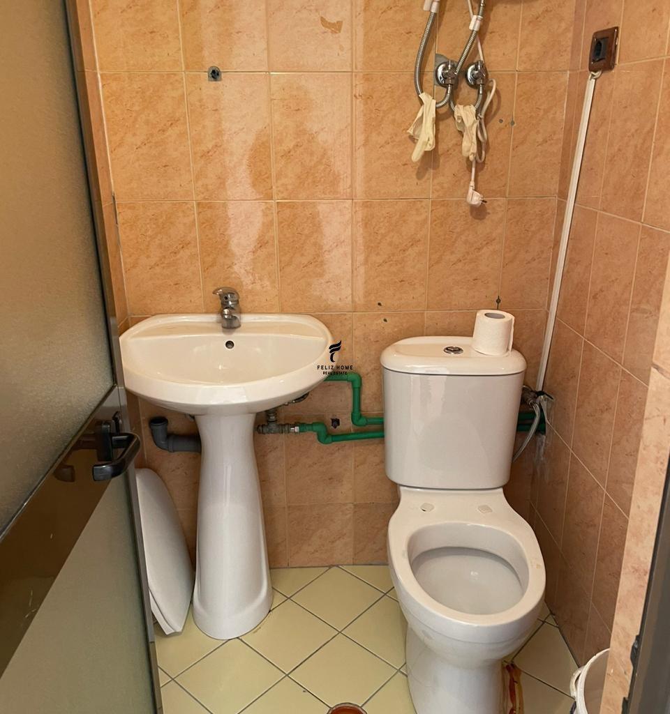 RETAIL SPACE 33m2 DYNAMO STADIUM 50,000 LEK FH-76358