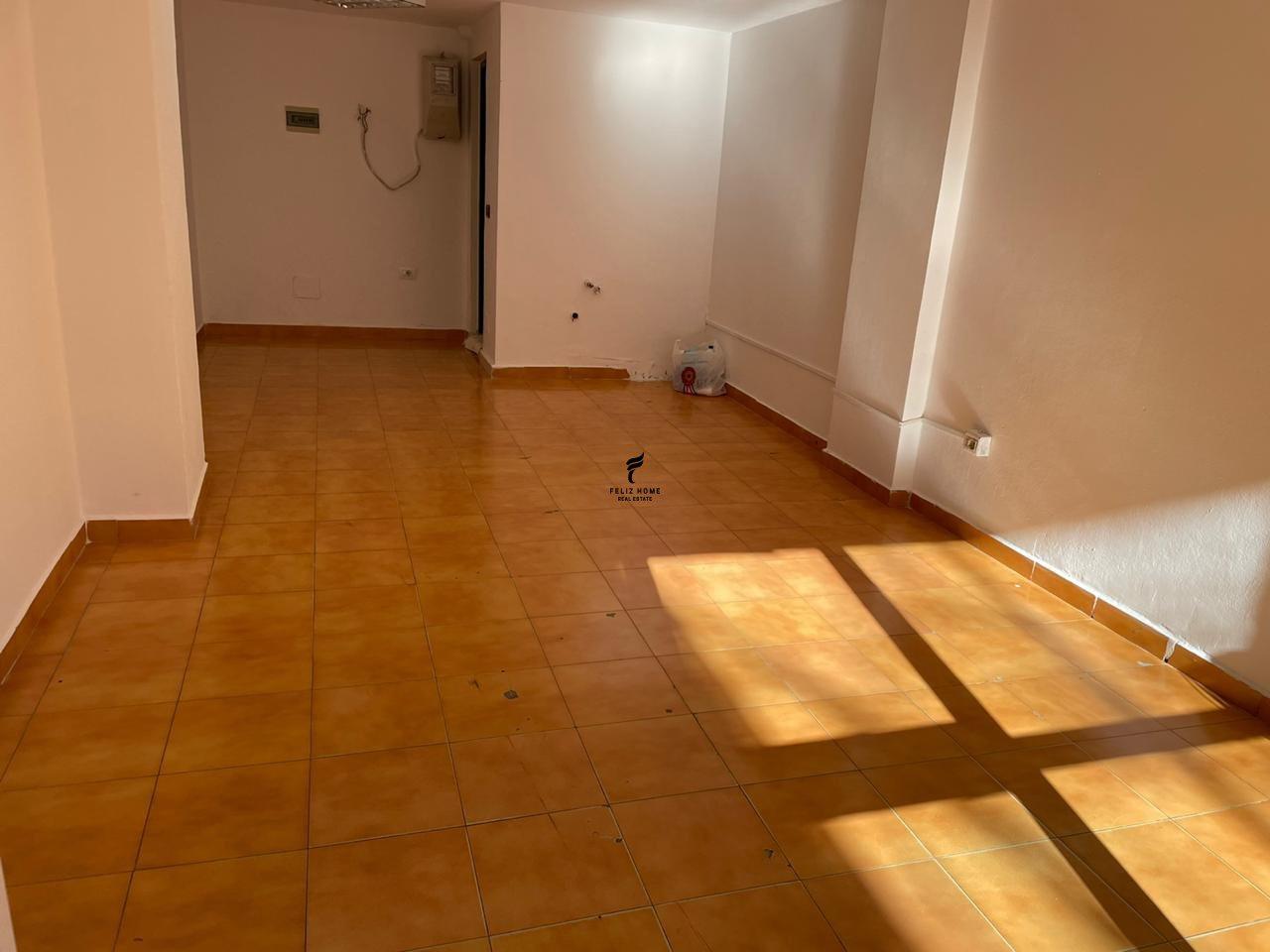 RETAIL SPACE 33m2 DYNAMO STADIUM 50,000 LEK FH-76358