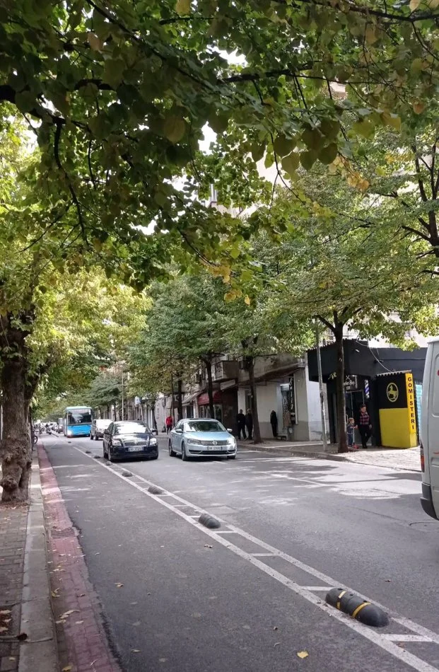 Tirane, negozio in vendita Piano 0, 105 m² 590.000 € (NUOVO MERCATO)