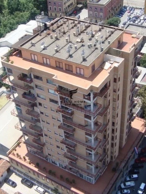 Tirane, Commercial Space for Sale, Ground Floor, 28 m², €157,000 (CENTER)