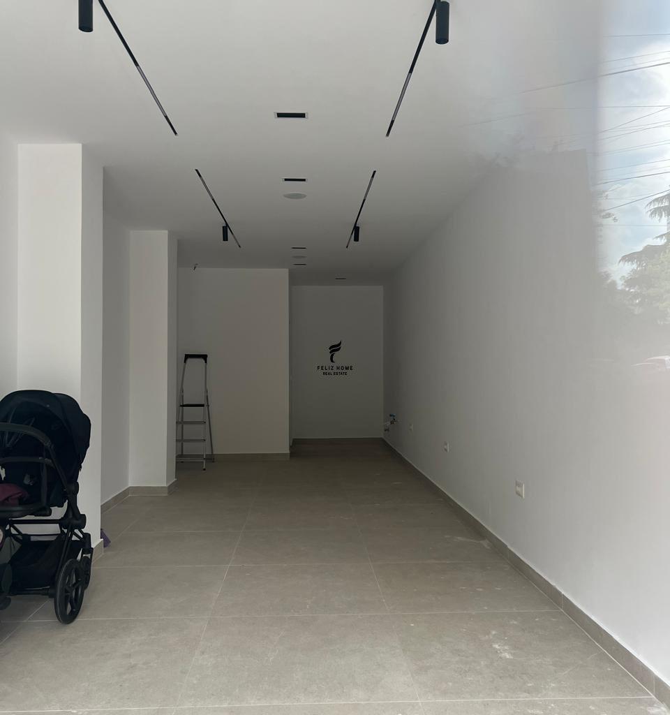 RETAIL SPACE WITH 45 M2 AREA, NEW MARKET PRICE 90,000 LEK FH-76138