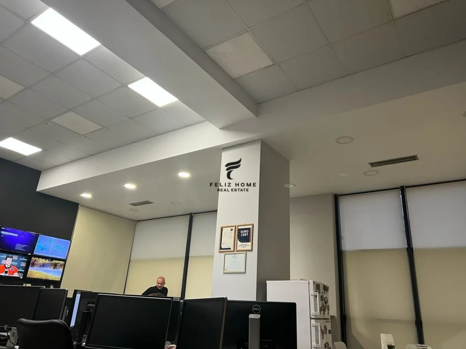 Tirane, Business Premises for Sale, 2nd Floor, 140 m², €300,000 (PARISIT MUNICIPALITY)