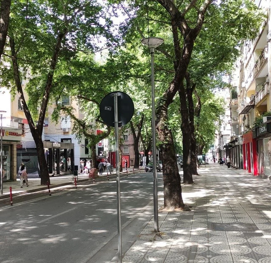 Tirane, negozio in vendita Piano 0, 300 m² 1.500.000 € (MYSLYM SHYRI)