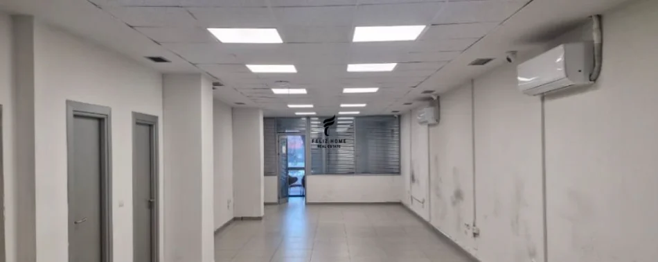Tirane, vendesi negozio Piano 2, 220 m² 590.000 € (VIA KAVAJES)