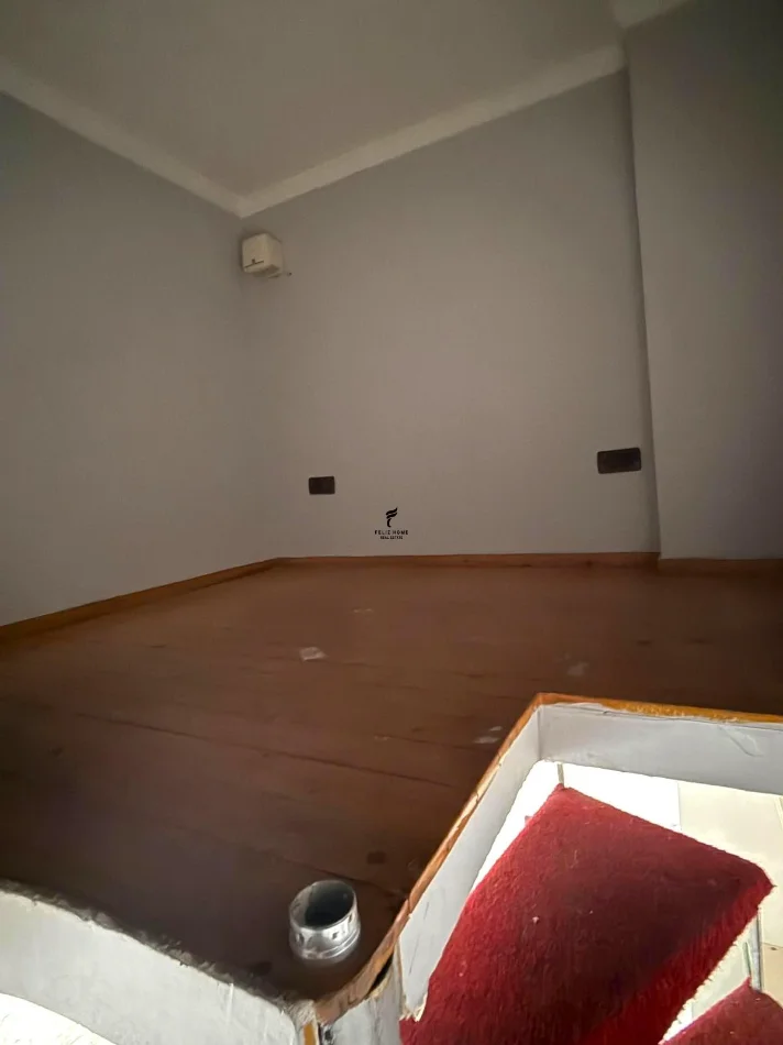Tirane, negozio in vendita Piano 0, 35 m² 68.000 € (5 MAJI)