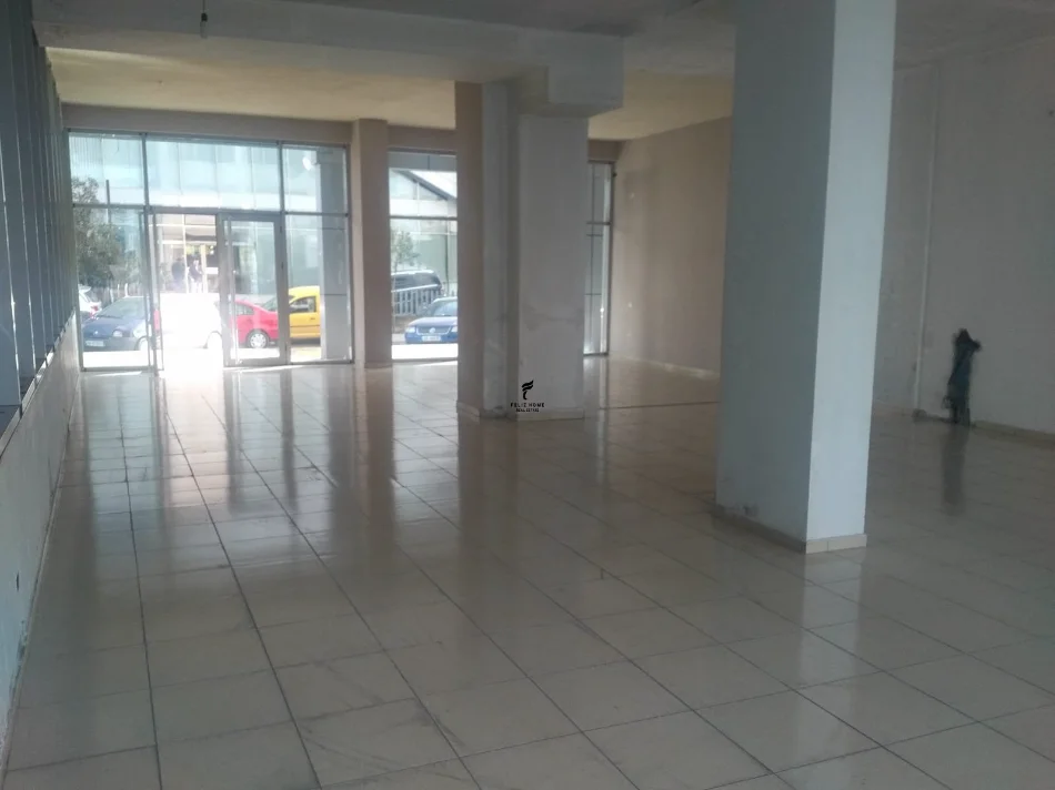 Tirane, negozio in vendita Piano 0, 194 m² 650.000 € (CASA ITALIA)