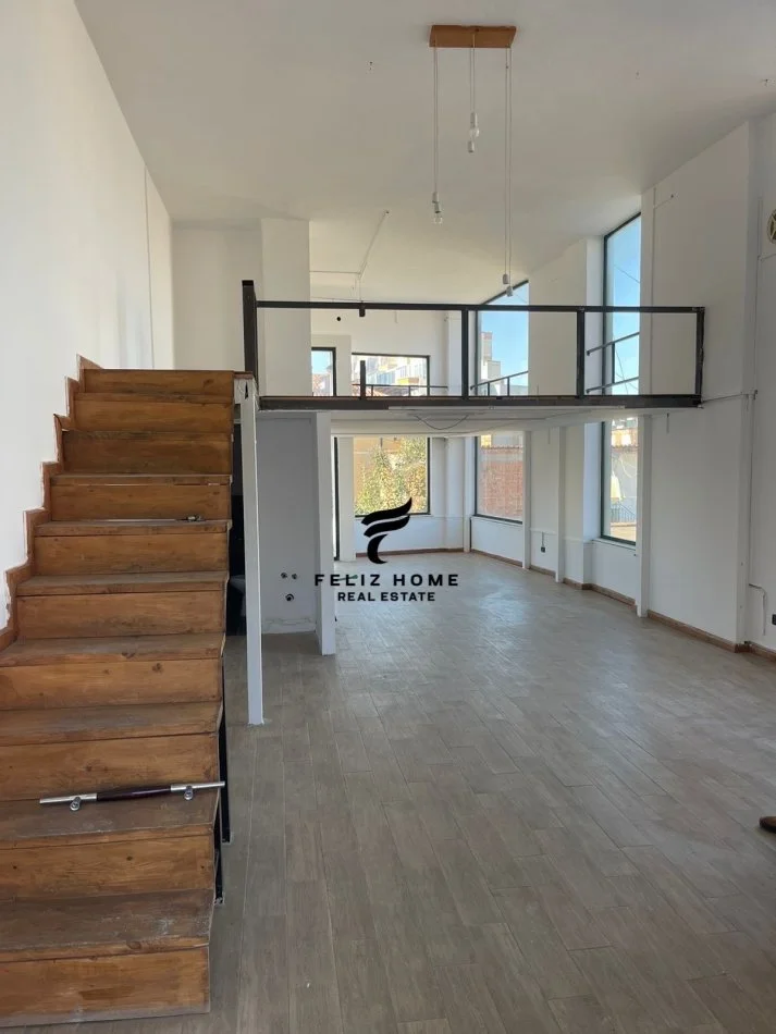 Tirane, vendita negozio Piano 0, 85 m² 249.600 € (VIA DELL'ELBASAN)