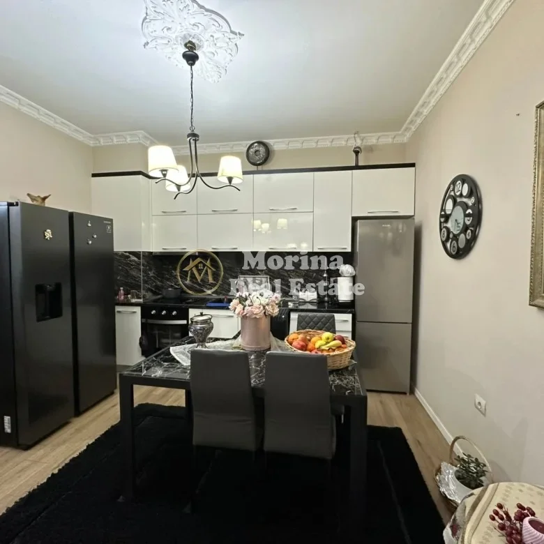 Tirane, Apartment for Sale 2+1, 7th Floor, 110 m², €320,000 (Qemal Stafa Street, Pazari Ri)